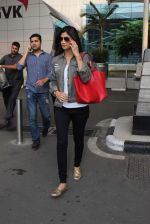 Shilpa Shetty snapped at airport on 18th Oct 2015